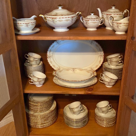 china dinner ware Gold trim n flowered pattern BREAKABLE ONLY LOCAL DELIVERY!!! - Picture 1 of 16